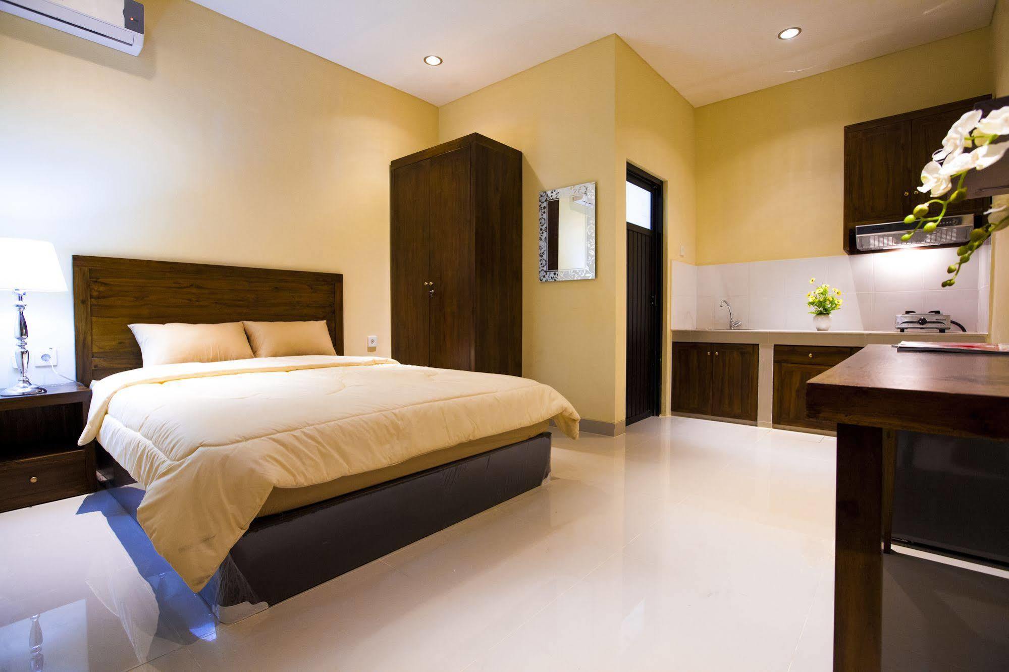 Dee Hotel